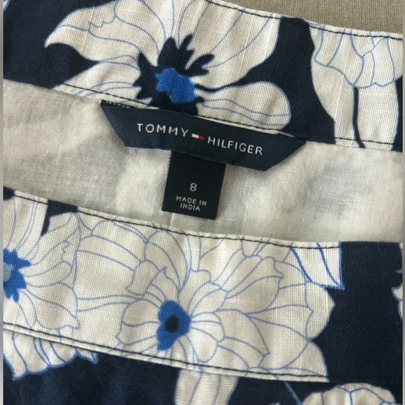 Tommy Hilfiger Navy Blue & White Floral A-Line Skirt – Size 8 - Picture 2 of 4